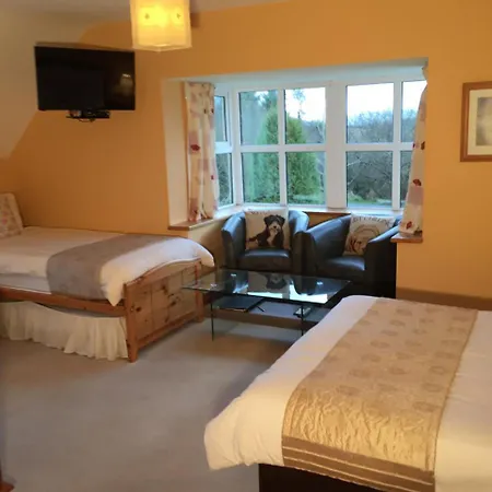 2 Mile Bed & Breakfast 3*